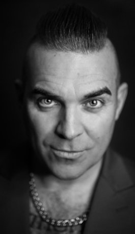 Robbie Williams Impersonator