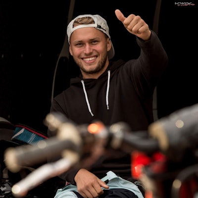 Beställ en personlig video från Marcus Dübois