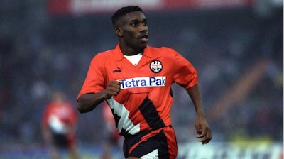 Bestelle ein persönliches Video von Jay-Jay Okocha